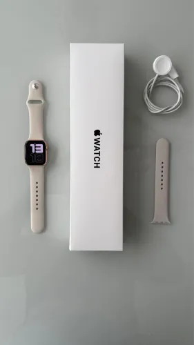 Apple Watch SE 2ª geração 40mm Starlight