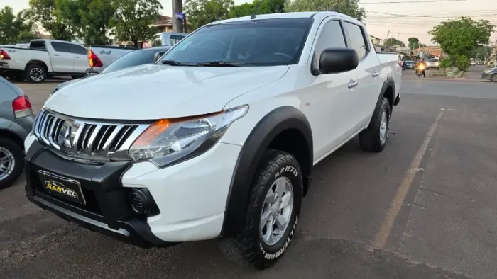 Mitsubishi L200 Tri. Outdo. GLS 2.4 CD 4X4 Die. AUT 2022