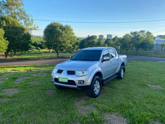 L200 Triton turbo diesel 4x4 2013 automática 