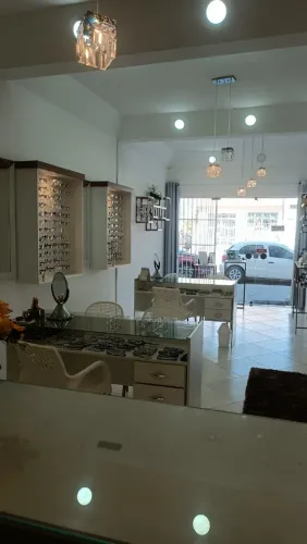 VENDO MOVEIS DE OTICA COMPLETA 