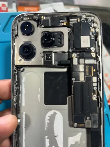 Camera Traseira iPhone 16 Pro Max