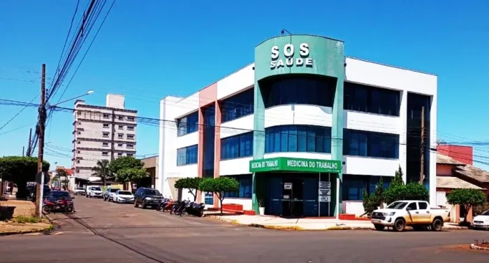 Prédio de 3 pisos, com 1065 m2, em Tangará da Serra-MT, centro, com acabamento de primeira