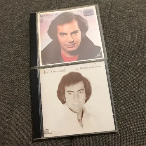 Lote 2 CDs Neil Diamond - You Don't Bring Me Flowers + On The Way To The Sky / IMPORTADOS