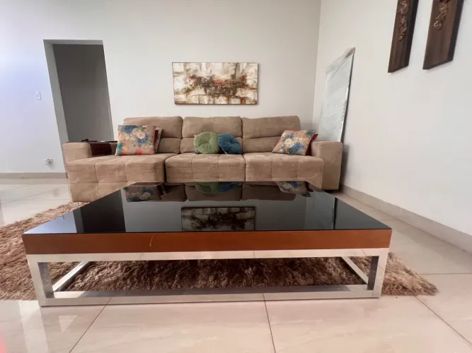 Mesa de Centro Moderna com Tampo de Vidro e Madeira