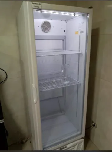 Geladeira expositora Gelopar GPTU 40 494L 220v excelente estado 