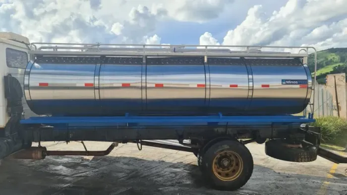 2026 Minas Mais tanque rodoviário para leite oval inox 9.000 litros