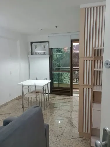 APARTAMENTO IMPECÁVEL AO LADO DO METRÔ EM RUA SILENCIOSA!