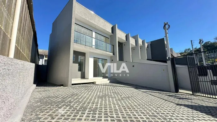 Sobrado no Bairro Escola Agrícola Blumenau com estilo e estrutura para quem não aceita só