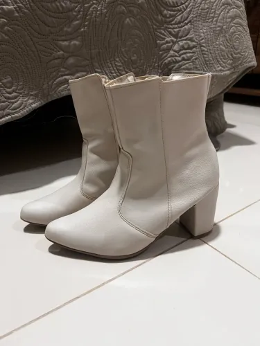 Bota Bico Fino Salto Grosso Coturno