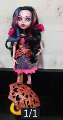 Boneca monster high dracubeca