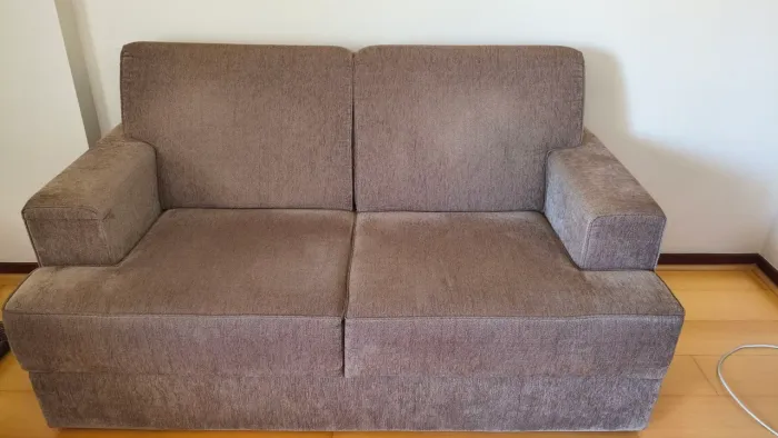 Sofá 2 lugares cinza como novo