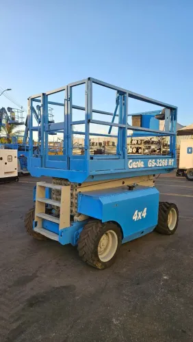 PLATAFORMA TESOURA DIESEL GS 3268 RT GENIE 12M ALTURA DE TRABALHO 