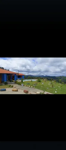 ALUGA-SE TEMPORADA SITIO SALESOPOLIS COM PISCINA, PLAYGROUND, ESTACIONAMENTO ETC