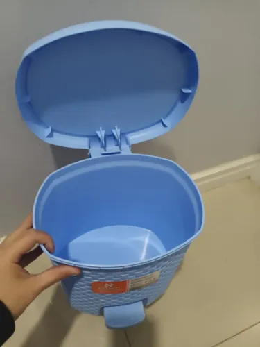 Lixeira azul bebê