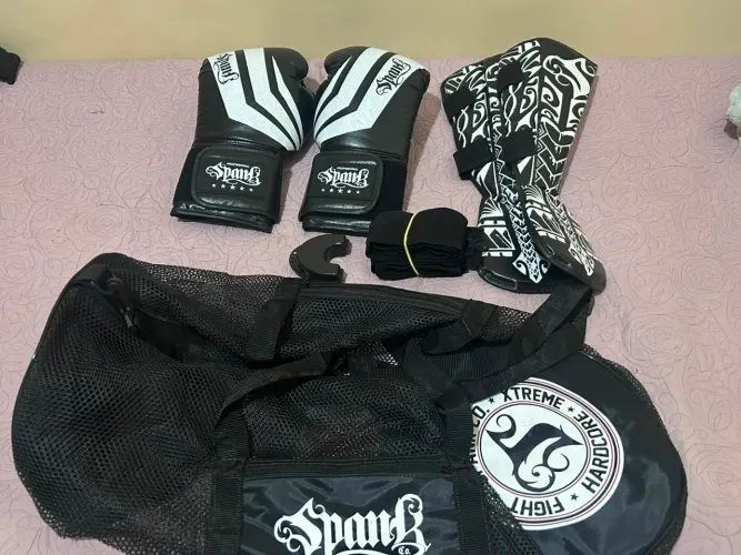 Vendo Kit Muaythai Kickboxing Spank completo 14oz