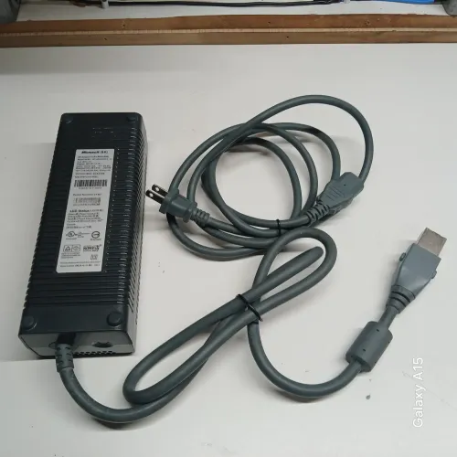 Vendo essa rara fonte do exbox fat elite nova original não abaixo o preço