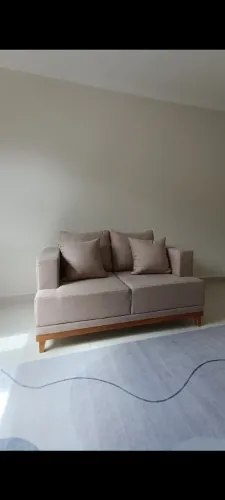 Sofá 2 Lugares Moderno - Compacto e Elegante (Estado de Novo!)