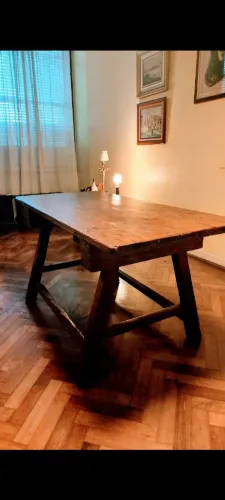 Mesa medieval rara