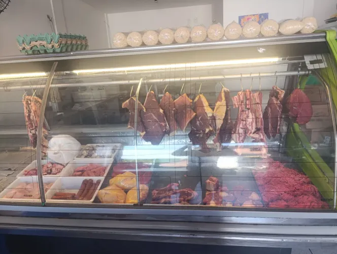 Balcão expositor de carne
