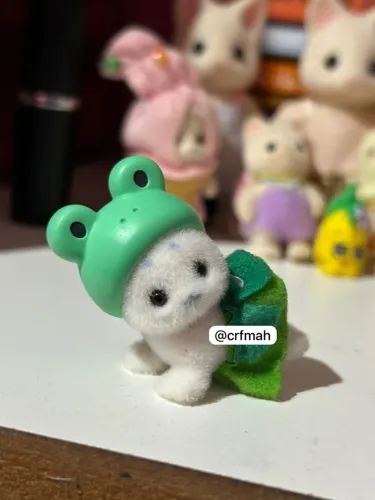 Sylvanian Families Bebê Foca (fantasia sapo)