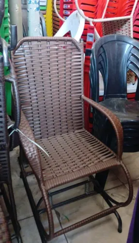 Cadeiras de balanço novas 