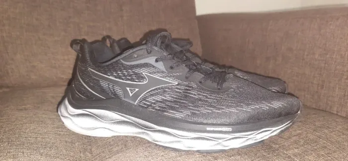 Tênis de corrida Mizuno Victory! Estado de novo!