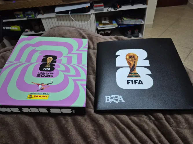 ALBUM COPA 2026 COMPLETO EM PASTA COLECIONADOR + CAIXA COM ALBUM.BROCHURA