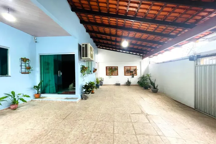 CASA À VENDA NO COROADO | 2 QUARTOS | 112M² | R$ 399 MIL