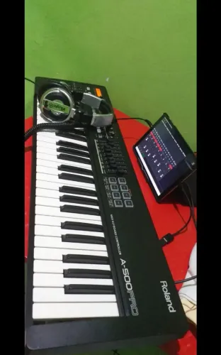 Vendo Controlador Roland A-500pro.