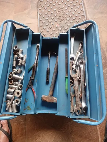 Caixa com ferramentas, varias