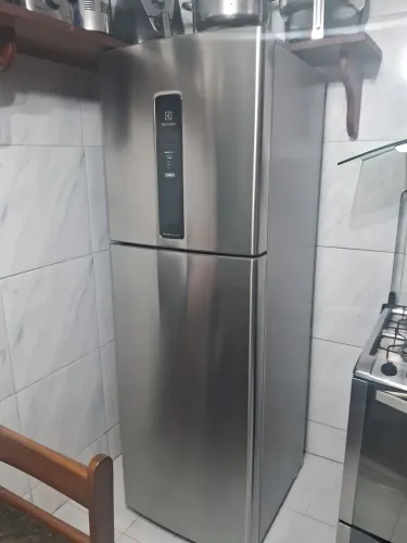 Geladeira inox eletrolux 2 meses de uso esta nova