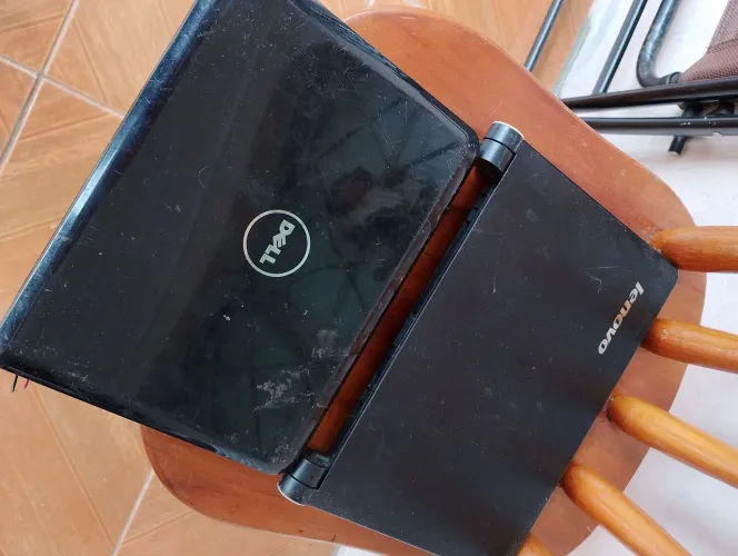 2 netbooks Lenovo e Dell