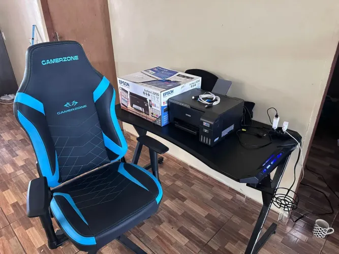 MESA + CADEIRA GAMER GAMEZONE