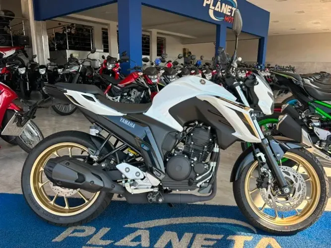 YAMAHA FZ-25 Fazer 250 - Ano e Modelo 2025, em estado de 0 km, com apenas 287 km rodados!