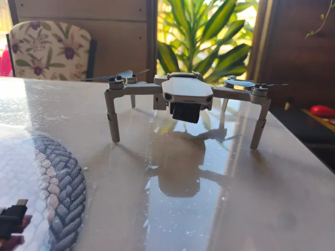 Drone DJI Mini 2 super equipado.