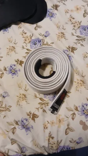 Faixa de jiu jitsu branca nova A2