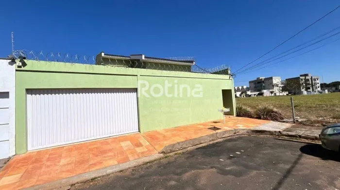 Casa para alugar, 4 quartos, Alto Umuarama - Uberlândia/MG - Rotina Imobiliária