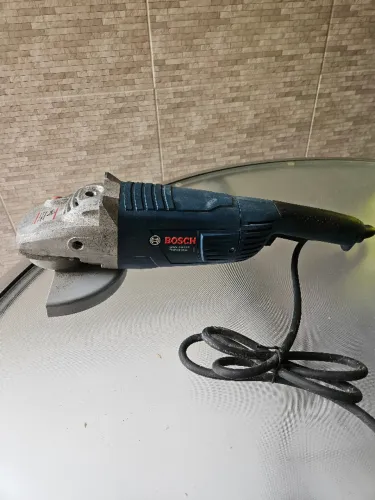 Esmerilhadeira Bosch GWS 26-180 Boa