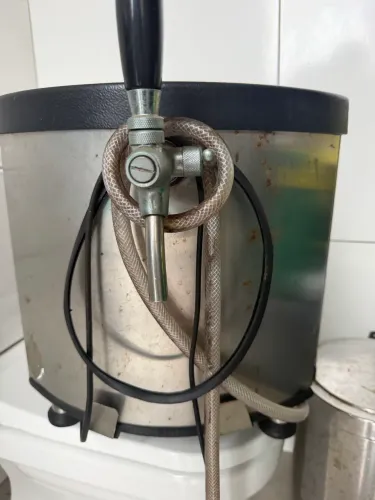 Troco ou vendo chopera 5 mil por rodas de camionete ou Penel 33