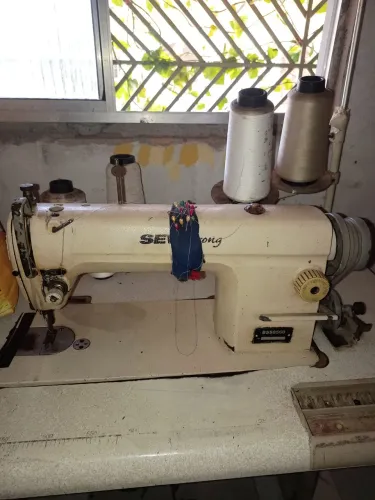 MÁQUINA DE COSTURA INDUSTRIAL SEW STRONG BSS8560 + MESA E MOTOR