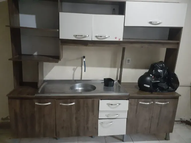 Armário e pia