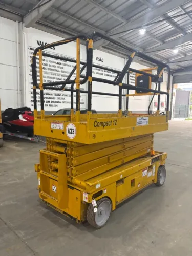Plataforma elevatória Tesoura Haulotte Compact 12 C12 2006