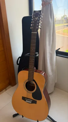 Violão Yamaha 12 cordas elétrico 