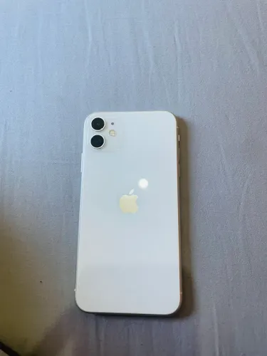 Vendo iPhone 11 seminovo muito conservado