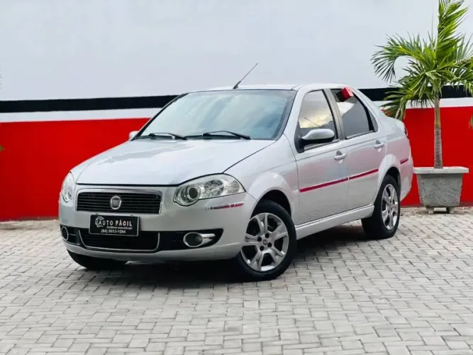 Fiat Siena Essence 1.6 Flex 16V 4P 2011