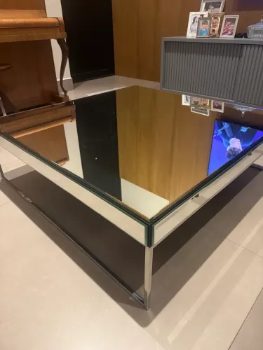 Mesa de centro espelhada