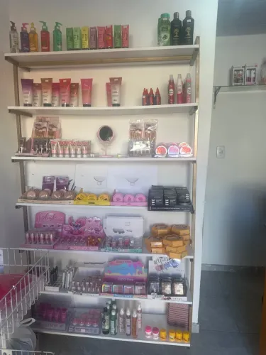Prateleira em MDF DE FERRO DOURADA COM BRANCO