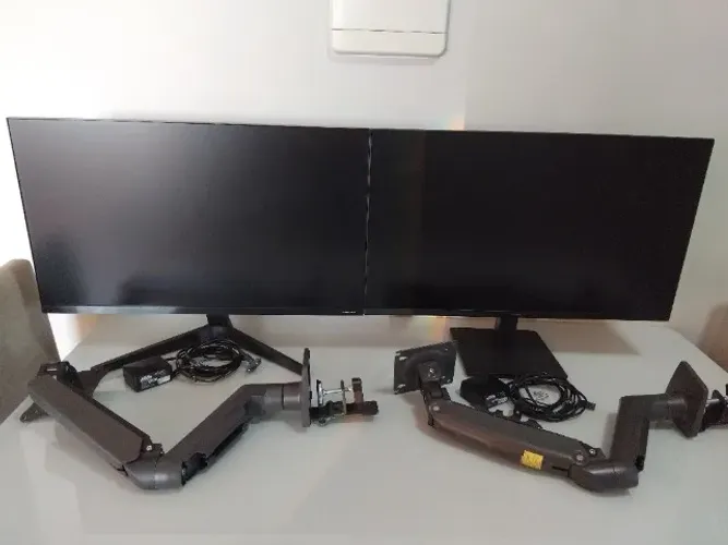 Dois Monitores Samsung 27 POL. + Dois Suportes Articulados
