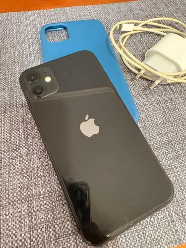 iPhone 11 em ótimo estado, 75% bateria