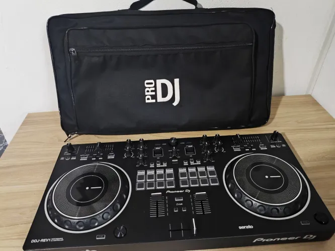 Controladora DDJ-REV1 Pioneer com BAG 